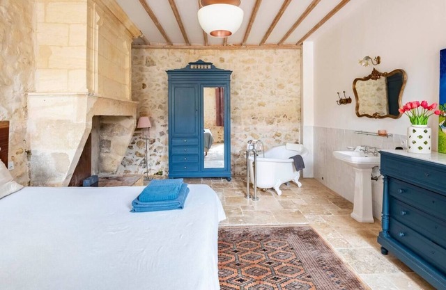 Grande Maison Familiale en Bord de Rivière
