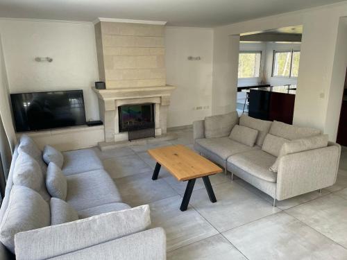 Grande villa avec piscine chauffée et Jacuzzi