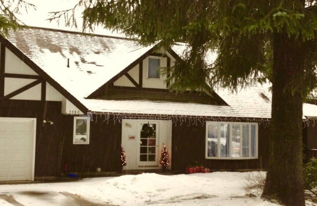 Grandma's House - Large Home - DISCOUNT ON TOURS!