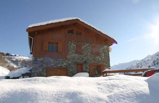 Grange Bernard 1 - Large apartment in chalet with spectacular mountain views.