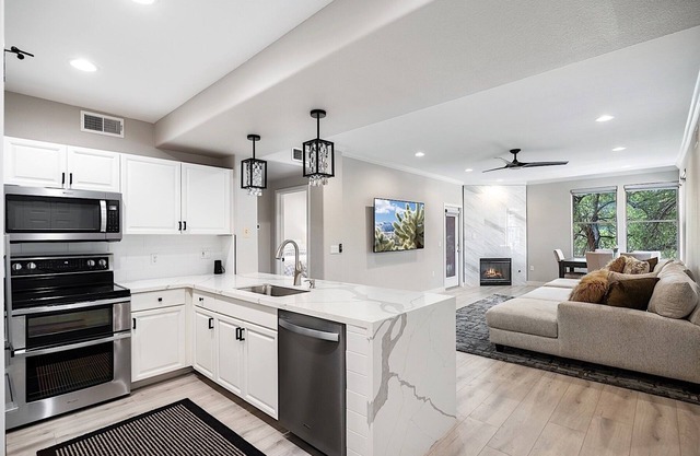 Grayhawk Spacious 2 Bedroom Condo/Community Pool/Fire Pit/Jacuzzi/Fitness