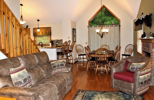 GREAT FAMILY & FRIEND GAME ROOM-A/C, POOLS, HOT TUB, ALSO PROP#3482134