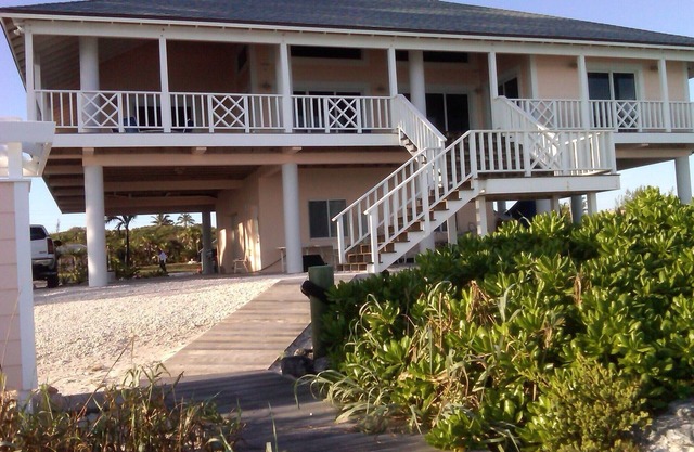 Great Harbor Cay, Berry Islands, Bahamas 4/3 Luxurious Beachfront relaxing home
