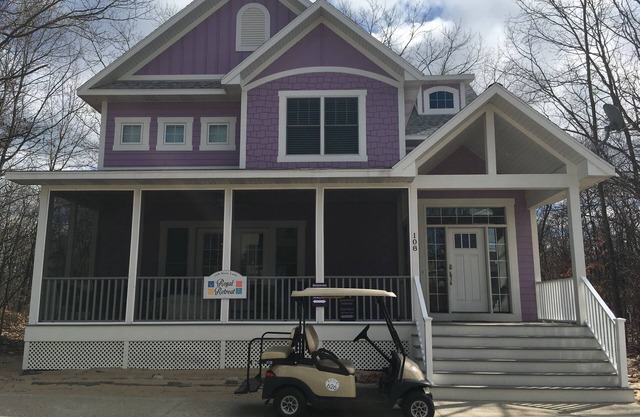 Great home near the beach. Hot tub & golf cart. Summer 2026 open