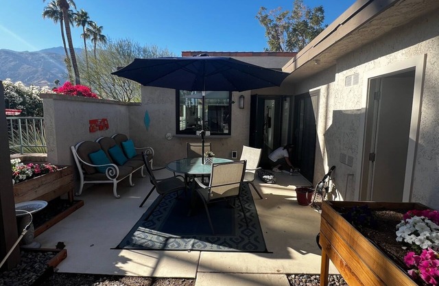 Great location to explore! Palm Springs Condo with Pickleball, Pools and more