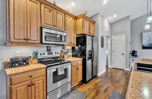 Great location-Westlake!Close to everything. Pool table, X-box, games,Hot tub.