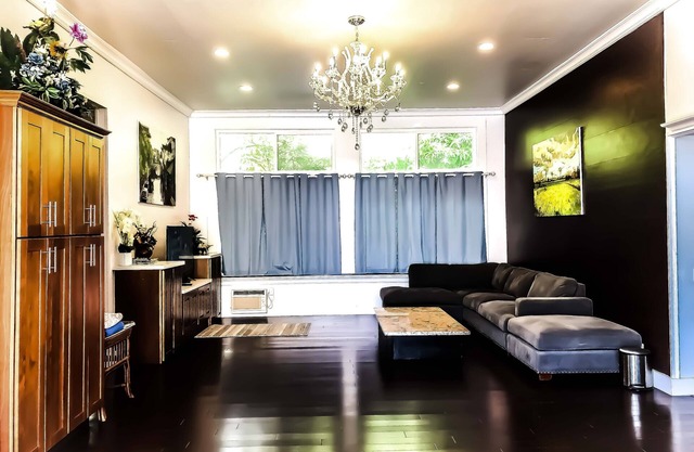 Great Price! 4800sf 9 rooms 5 baths Gated New House Steps from Waimanalo Beach