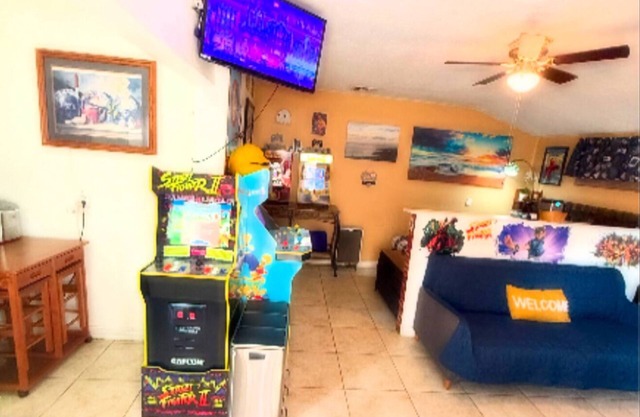 Great stay with games 35 min from Disneyland,universal studios,knotts berry farm