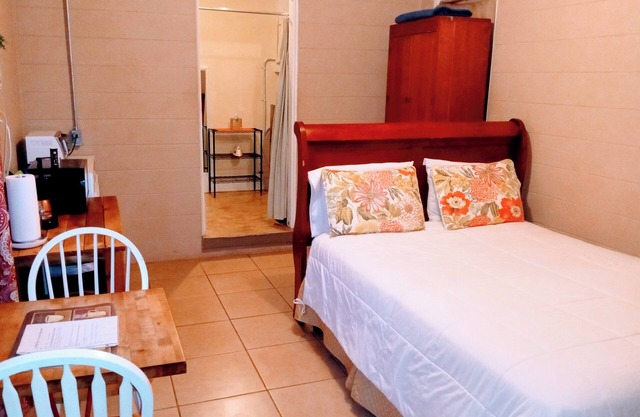 GREAT VALUE Farm House Studio Private Clean Safe Legoland Disney Skydive WI-FI