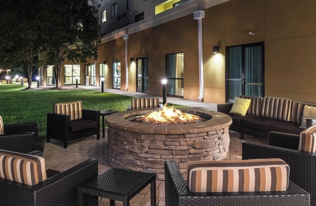 Great Value, Quality Stay! Pet-friendly, Indoor Pool, Free Parking On-site!