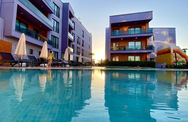 Green Hills Suites