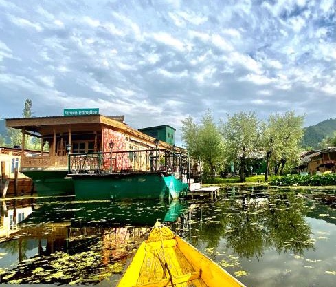 Green Paradise Houseboat - Centrally Heated