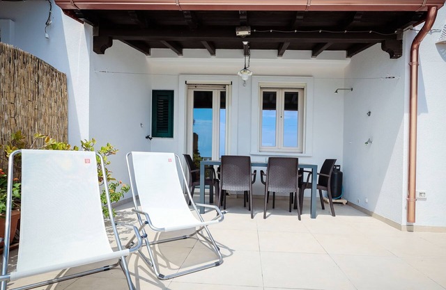 Grillo-Villa Anna by Interhome