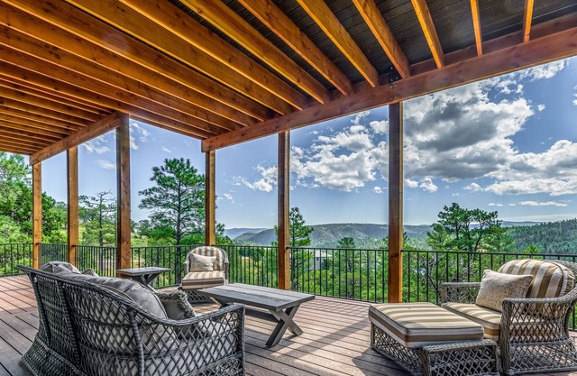 Grindstone Cowboy w/Hot tub, Pool table & Pet Friendly
