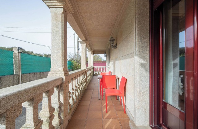 Ground Floor Apartment with Shared Pool, Private Terrace and Wi-Fi