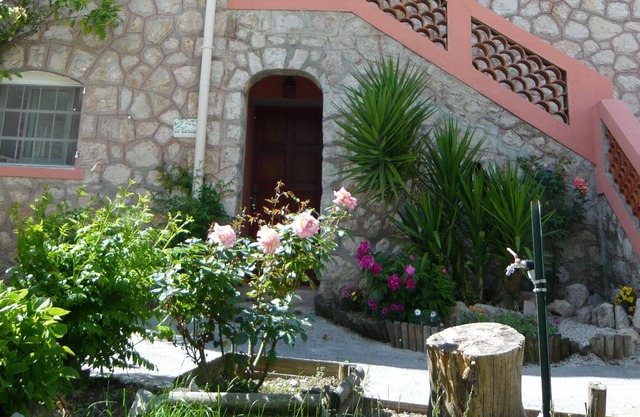 Ground floor in character villa