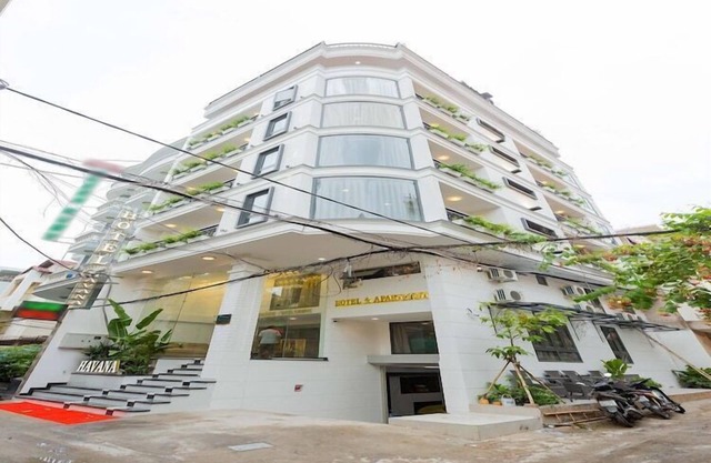 Group-Friendly Triple Stay | Near Havana Airport