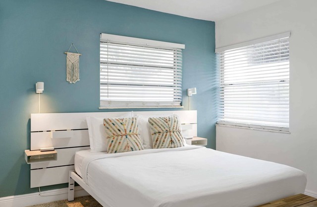 GROVE27-3 | relax near boho chic neighborhood