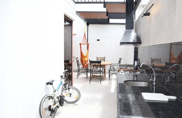 Guayaquil Casa Amplia en Sector Privado muy Seguro y Comercial, Villa 4 Bedroom