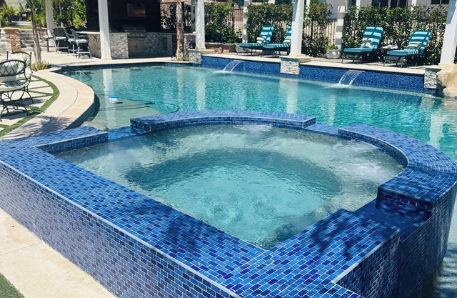 Guest House AC & WiFi. Pool & Spa.