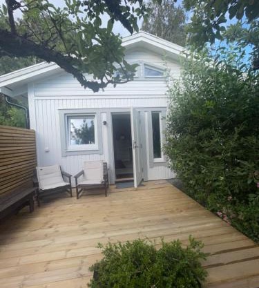 Guest House in Cosy Garden
