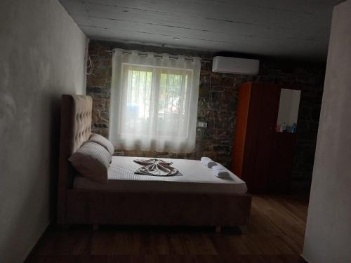 Guest House Natura Komani Lake