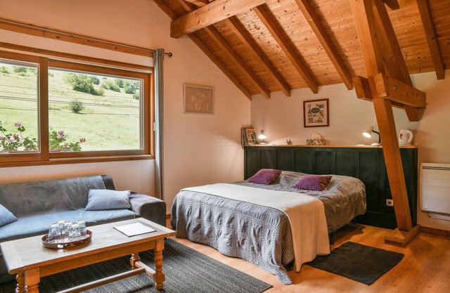 Guest Room 'Arc En Ciel' with Mountain View, Shared Pool and Wi-Fi