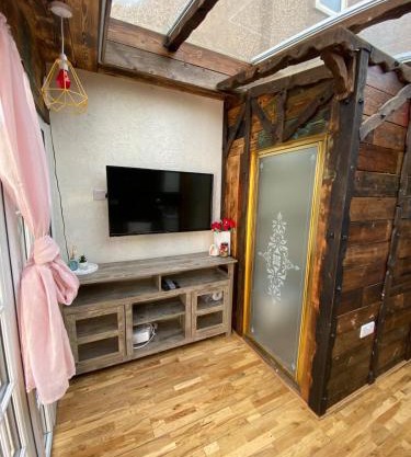 Guest suite with hot tub and sauna