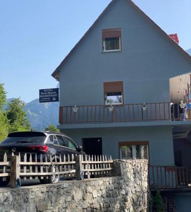 Guesthouse Kroni I Micanit