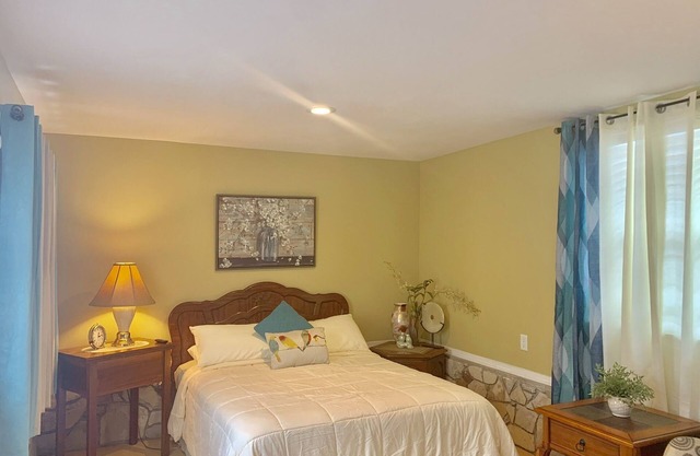 Guesthouse near LAX & Long Beach Airport