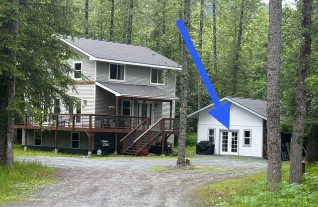Guesthouse on Scenic Property
