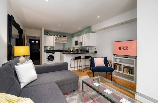 GuestReady – 1BR Clerkenwell Flat with Balcony