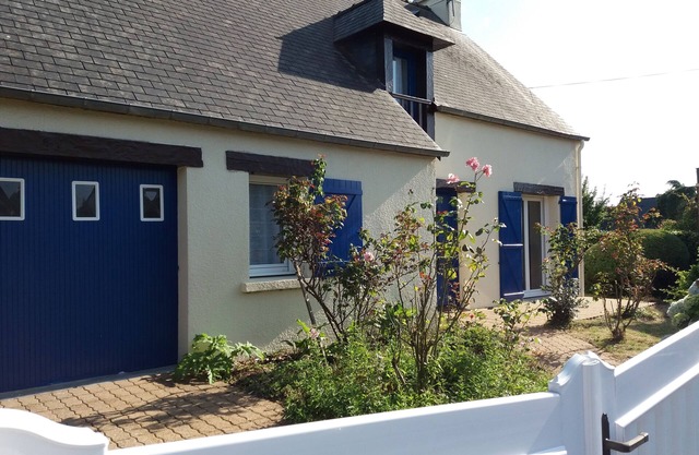 Guidel, house for 8 people, near the sea, very quiet residential area