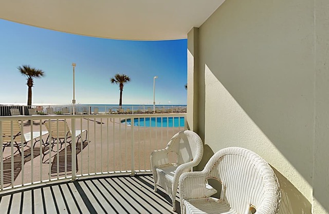 Gulf Front-Ground Floor-Awesome Gulf & Pool Views