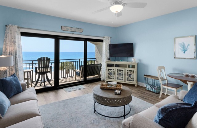 Gulf Front, Stunning Views & Near to Seaside + Free Attraction Tickets!