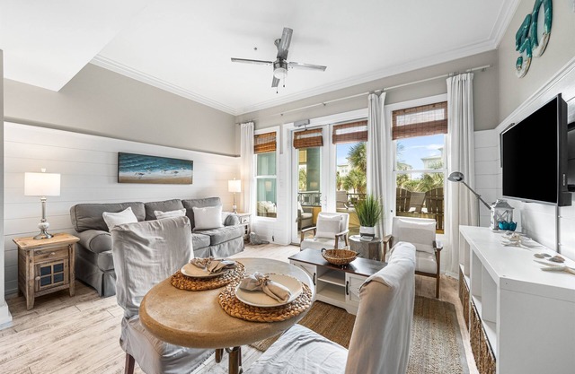 GULF PLACE - Sea You Soon Steps to Beach Romantic Studio