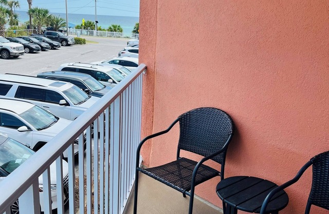 Gulfview Condominiums/Paradise Awaits/Great view/Free Beach Service & Wi-Fi