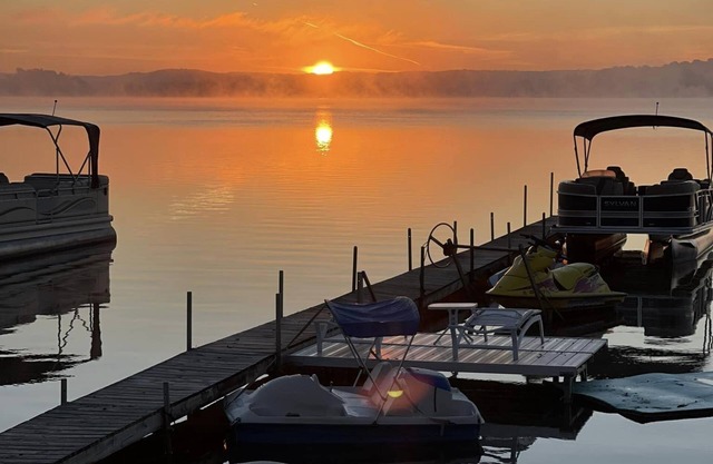 GUN LAKE. Charming 4-bedroom, 3 bath Home with private frontage. Sleeps 15