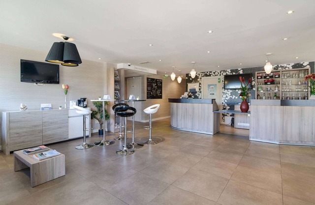 Hôtel Kyriad Lyon Est