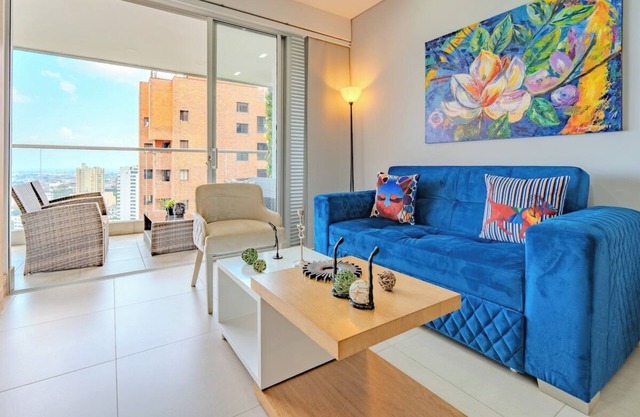 H807 - Amazing Penthouse Views, Pool and Parking
