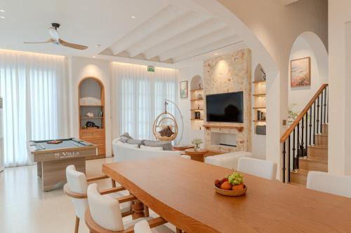 Ha Long 6BRS Beach Villa With Pool, Jacuzzi and Sauna