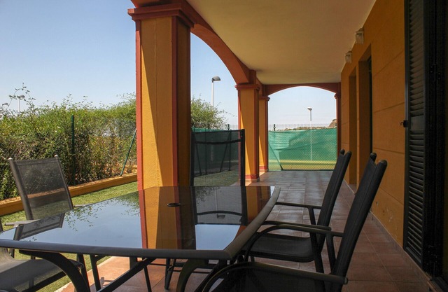 HAA001 Modern Apartment with Private Garden
