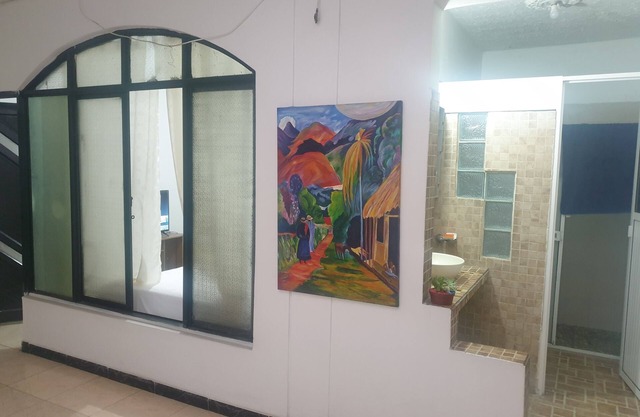 Habitación con ambientes familiares