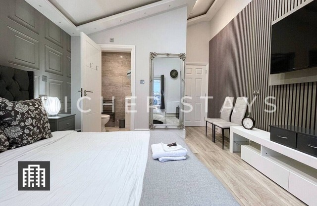 Hackney Suites - Double En-suite Room (F3)