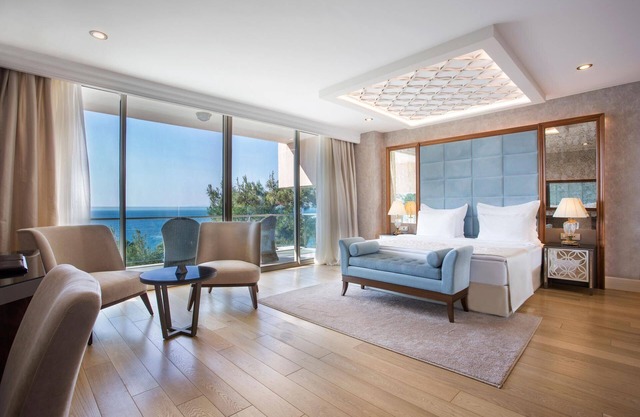 Hades Villa - 8 Pax