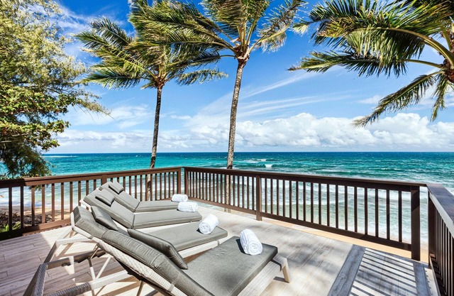 Haena Beach House: Private Luxury Beachfront Home w/Breathtaking Views