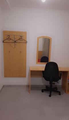 Halle, TOP -PREISE, große 79 qm SD FeWo, EG, wahlweise mit 1- 3 DZ, inklusiv TV Lounge, Küche, Bad WC Einfach und gut, Langzeitmieter VB Preise