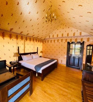 HAMIRGARH LUXURIOUS DESERT CAMP & RESoRT