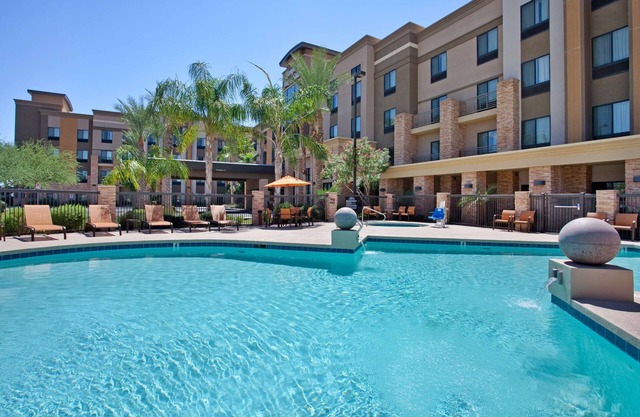 Hampton Inn & Suites Phoenix Glendale-Westgate