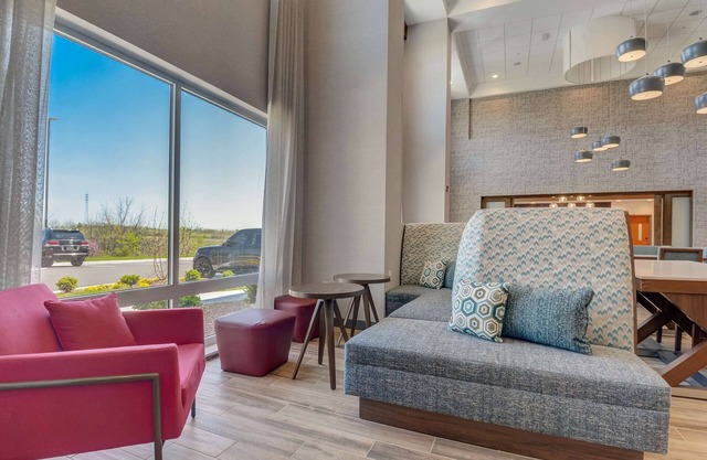 Hampton Inn & Suites Williamstown Ark Encounter